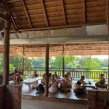 Sunrise Riverside Pool Hostel Luang Prabang Esterno foto