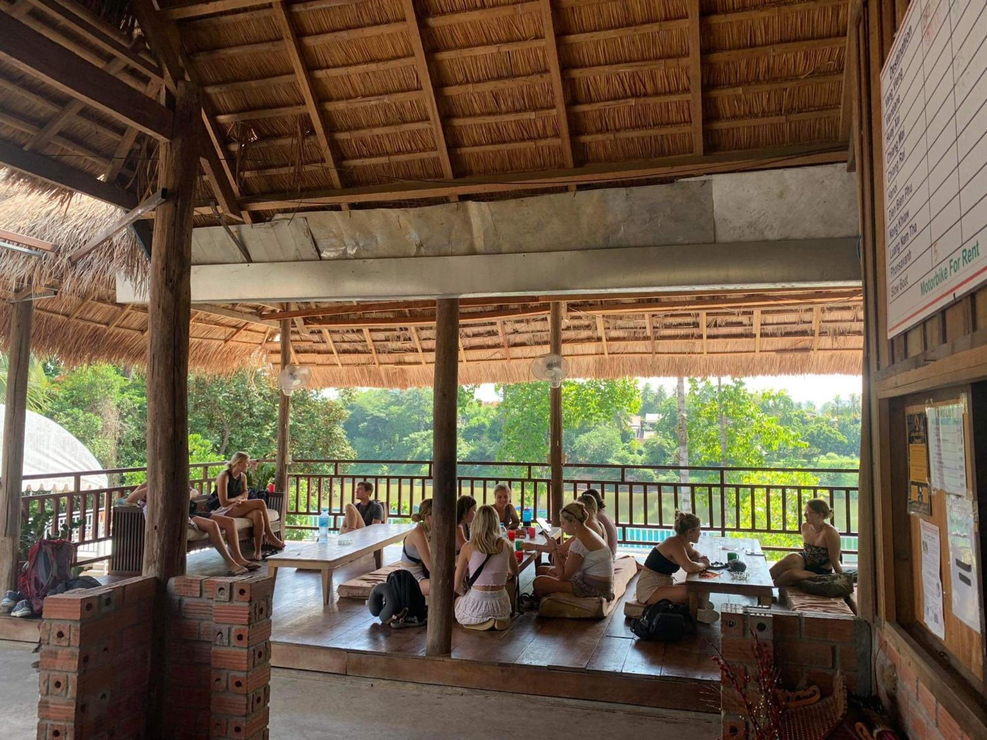 Sunrise Riverside Pool Hostel Luang Prabang Esterno foto
