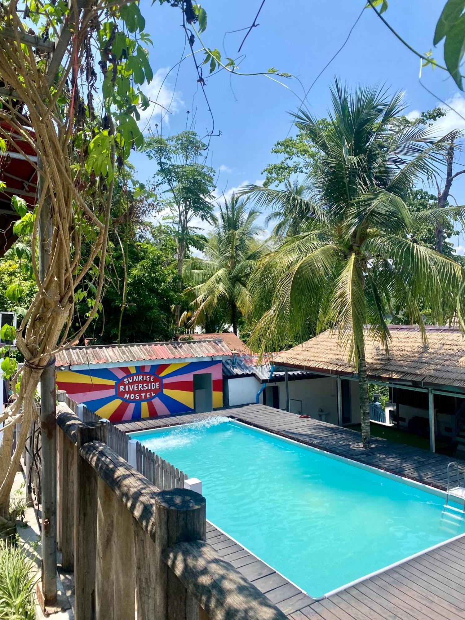 Sunrise Riverside Pool Hostel Luang Prabang Esterno foto